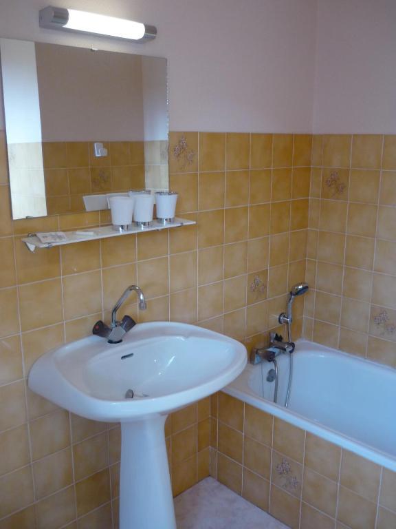 Le Miramont Bed and Breakfast Orincles Kamer foto