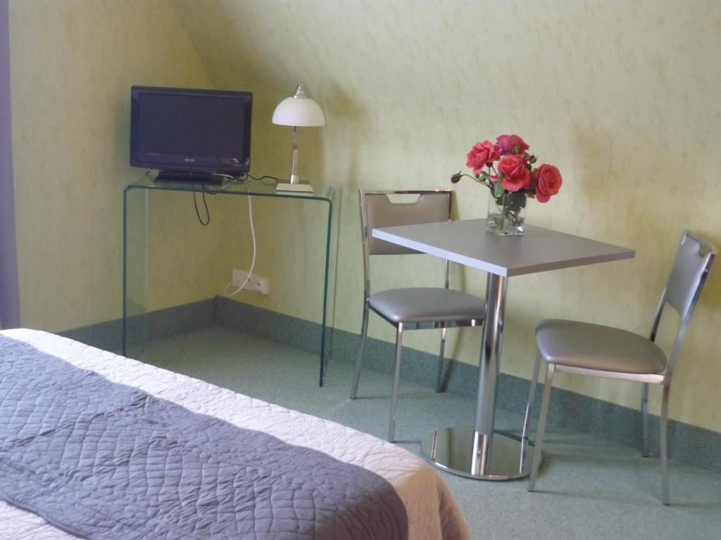 Le Miramont Bed and Breakfast Orincles Kamer foto